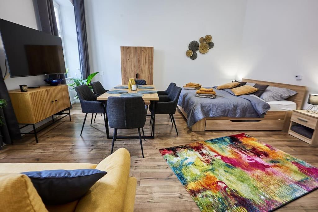 Varfal Apartman Sopron Bagian luar foto